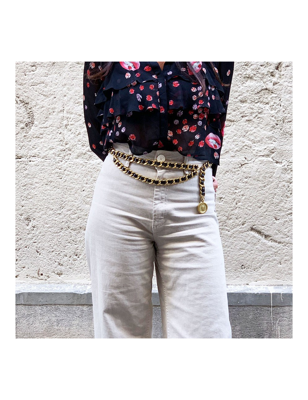 Ceinture CHANEL 80's chaine dorée entrelacée de cuir noir