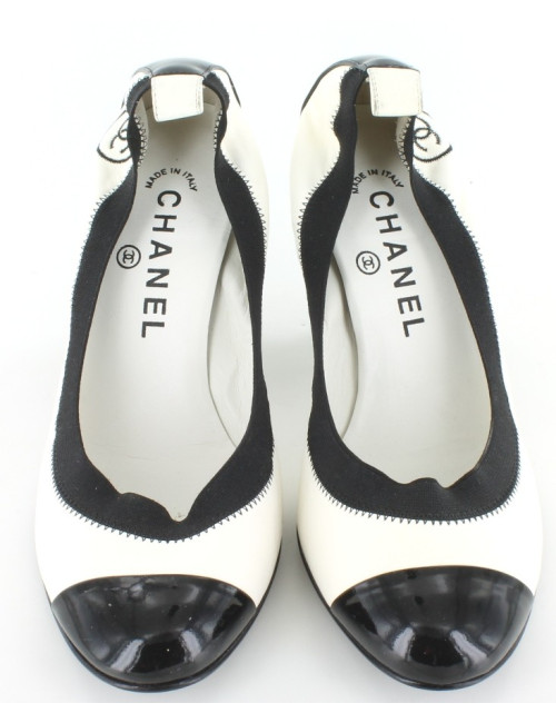 Escarpins CHANEL en cuir noir et blanc style ballerine T 36,5