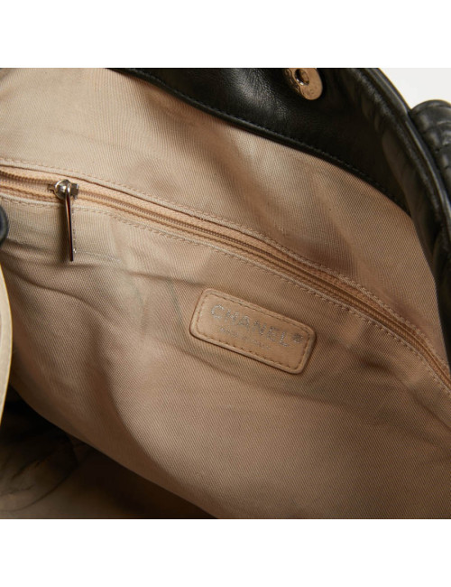 Cabas CHANEL cuir embossé noir