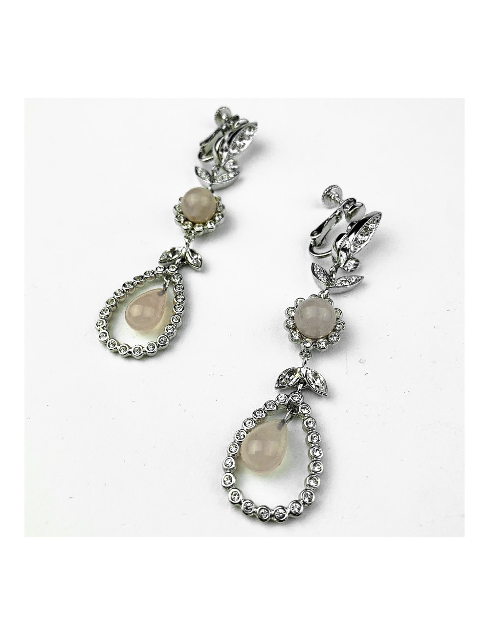 Boucles d'oreille Clous DIOR pendantes 