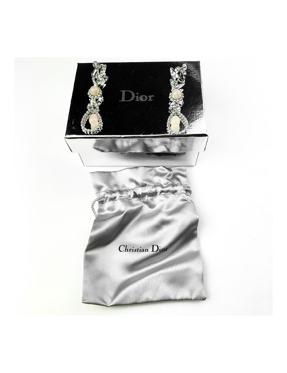 Boucles d'oreille Clous DIOR pendantes 