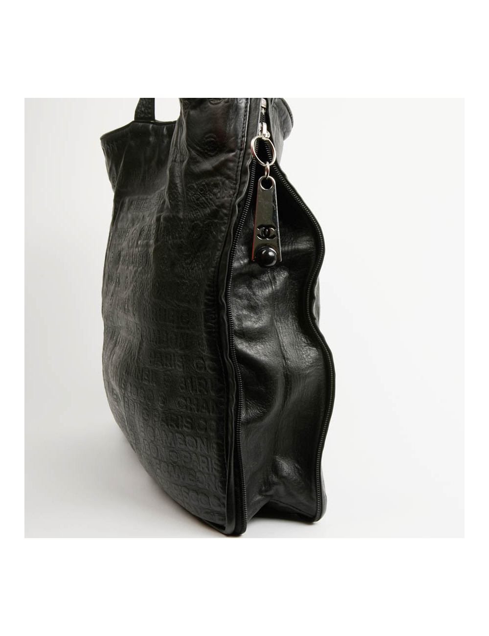 Cabas CHANEL cuir embossé noir