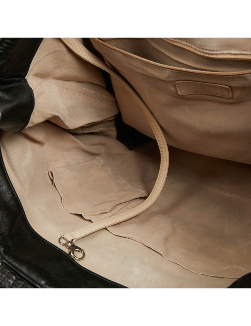 Cabas CHANEL cuir embossé noir