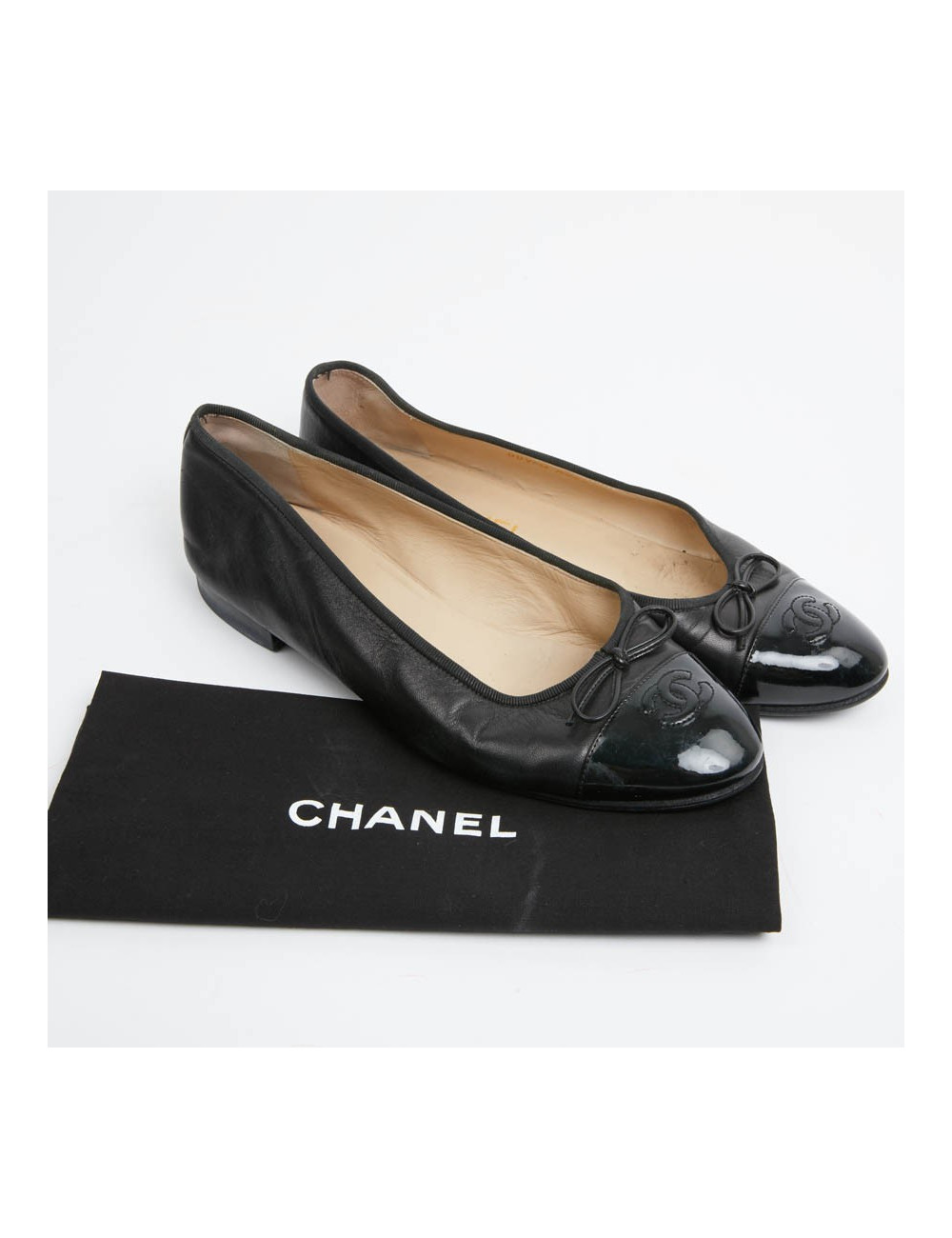 T 40,5 Ballerines CHANEL cuir noir