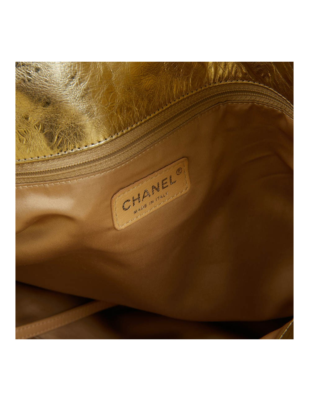 Sac CHANEL cuir perforé doré 