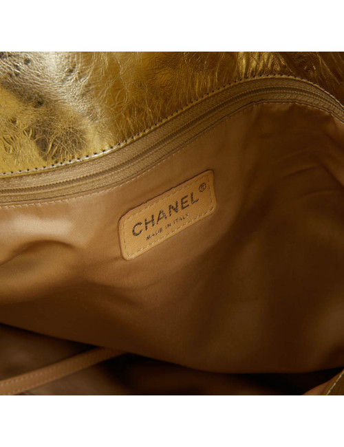 Sac CHANEL cuir perforé doré 