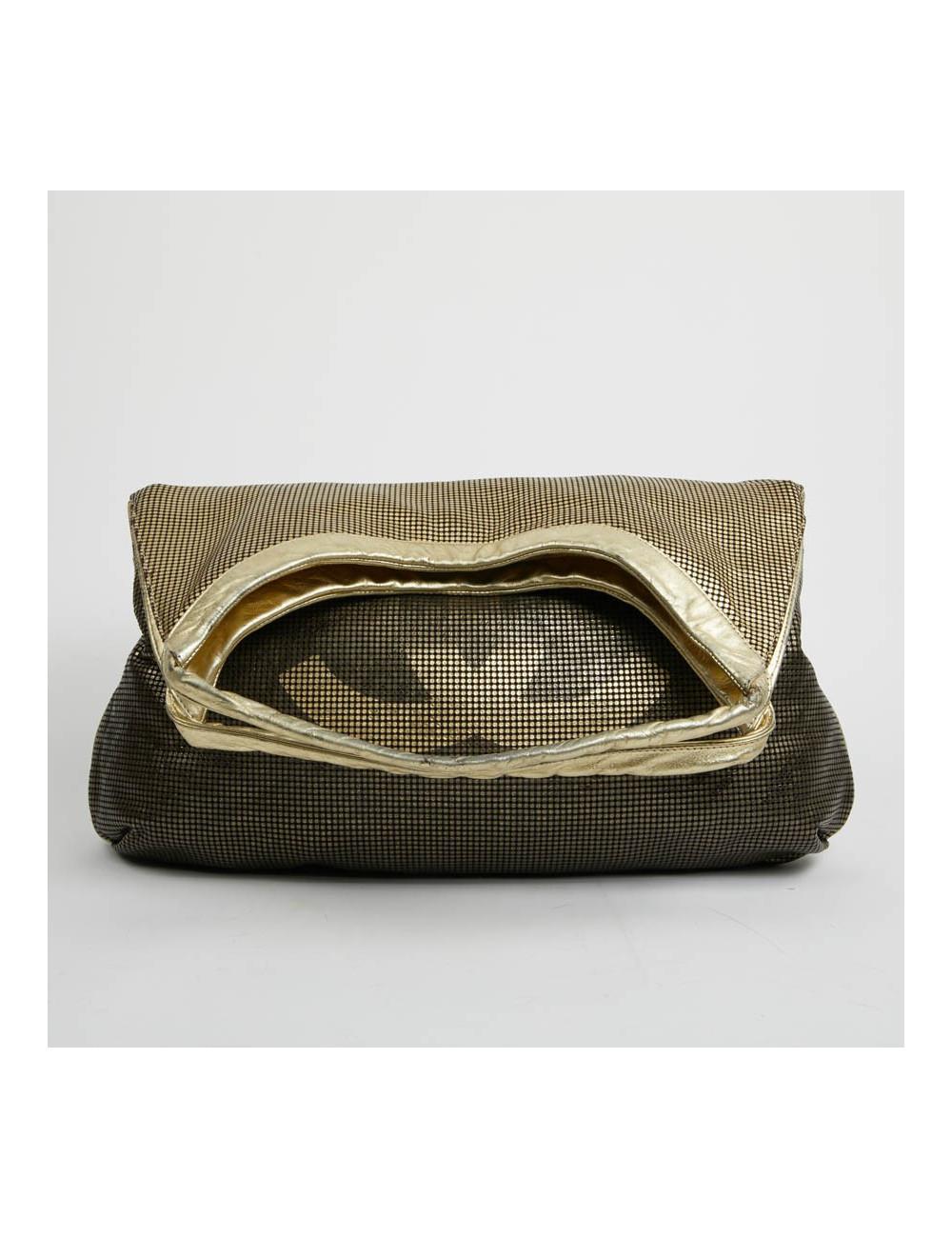 Sac CHANEL cuir perforé doré 