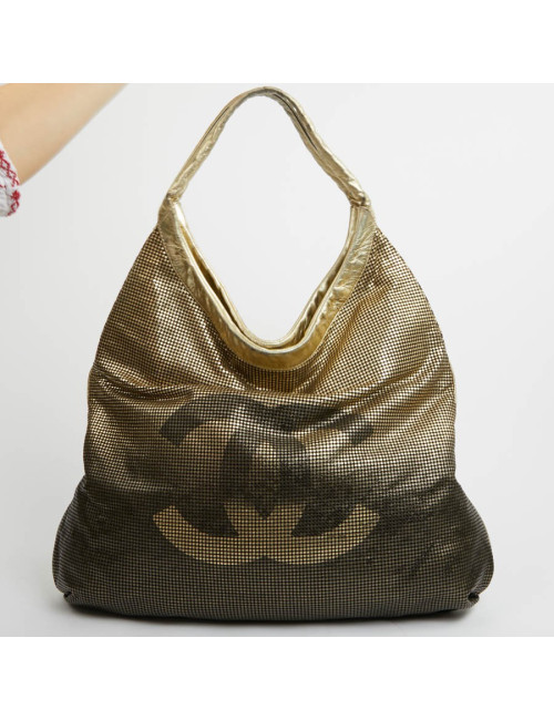 Sac CHANEL cuir perforé doré 