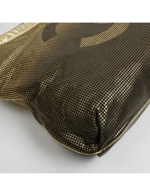 Sac CHANEL cuir perforé doré 