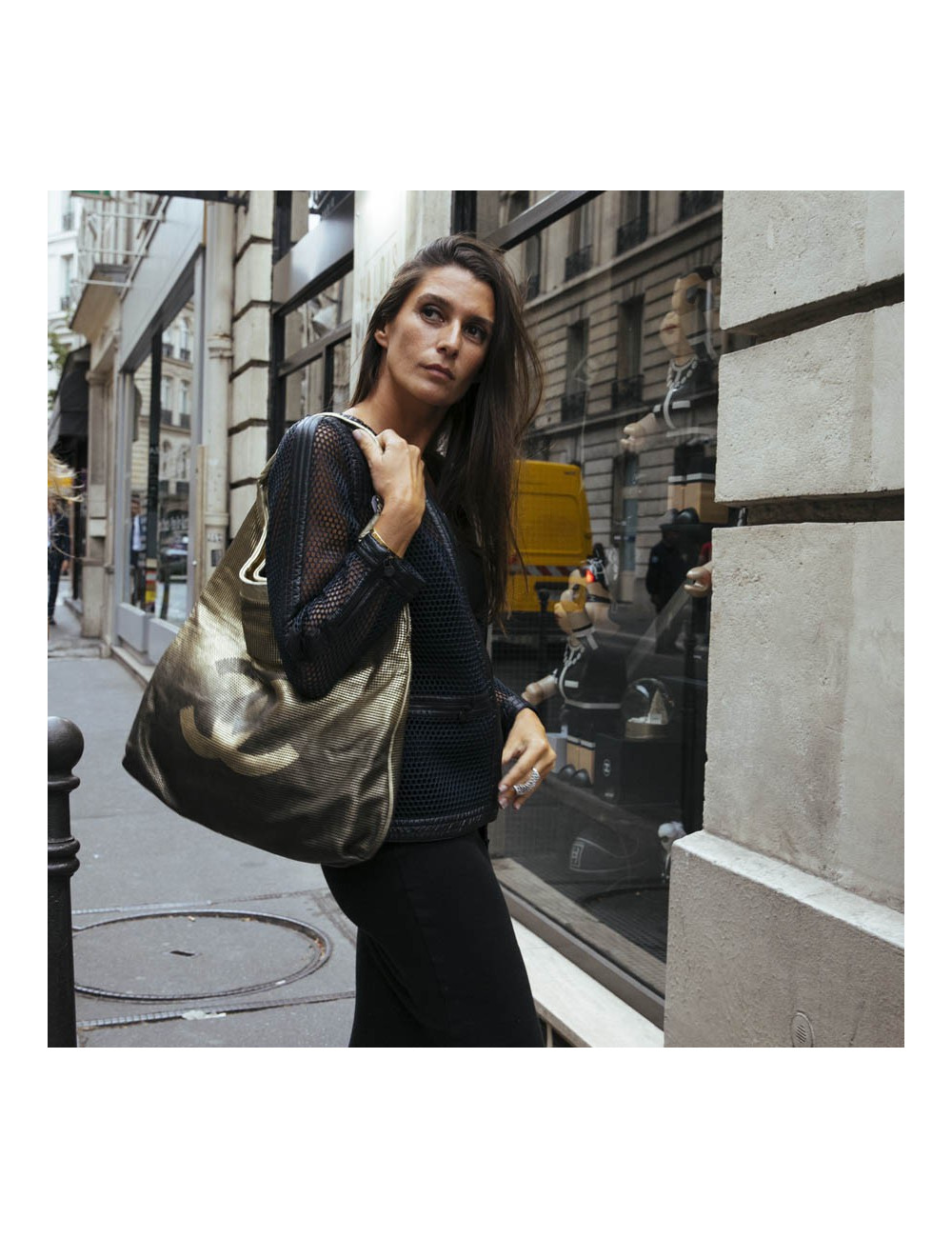 Sac CHANEL cuir perforé doré 