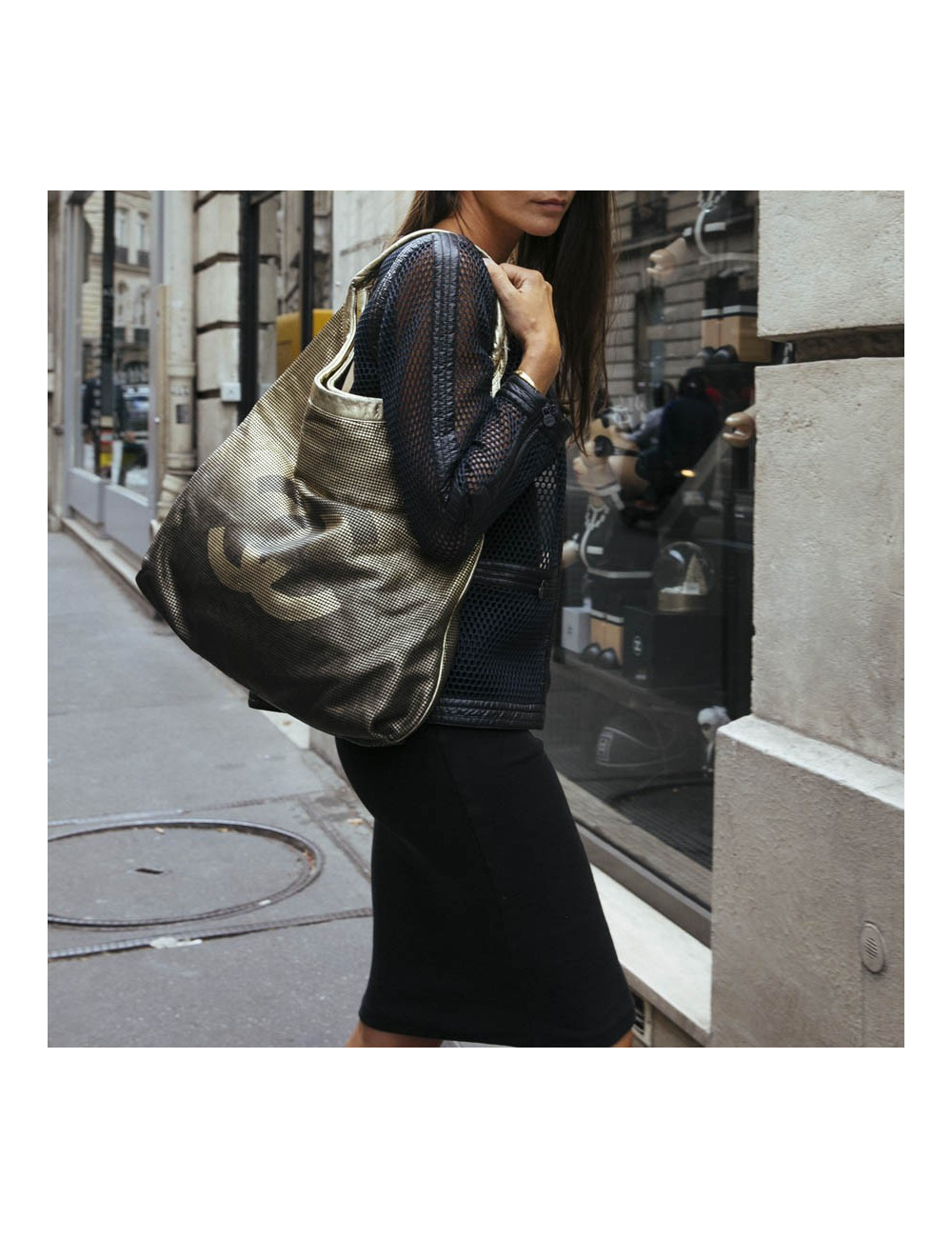 Sac CHANEL cuir perforé doré 