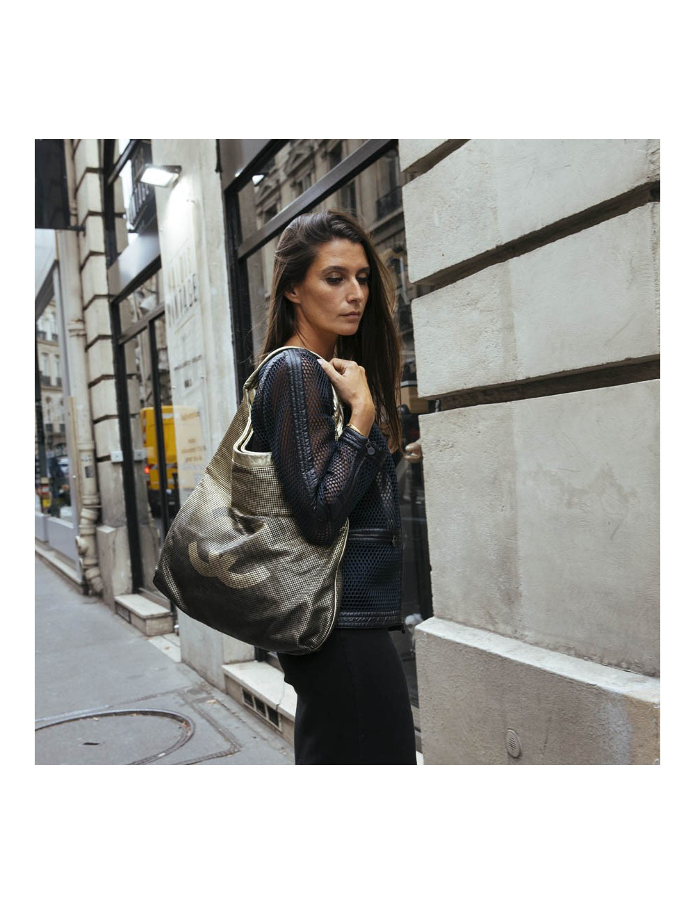 Sac CHANEL cuir perforé doré 