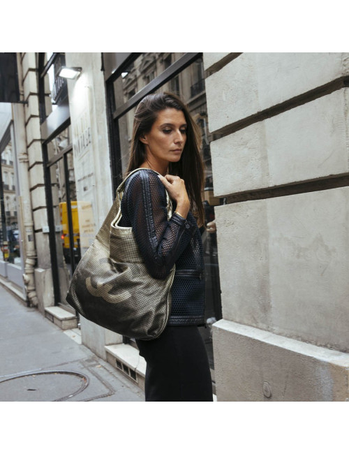 Sac CHANEL cuir perforé doré 