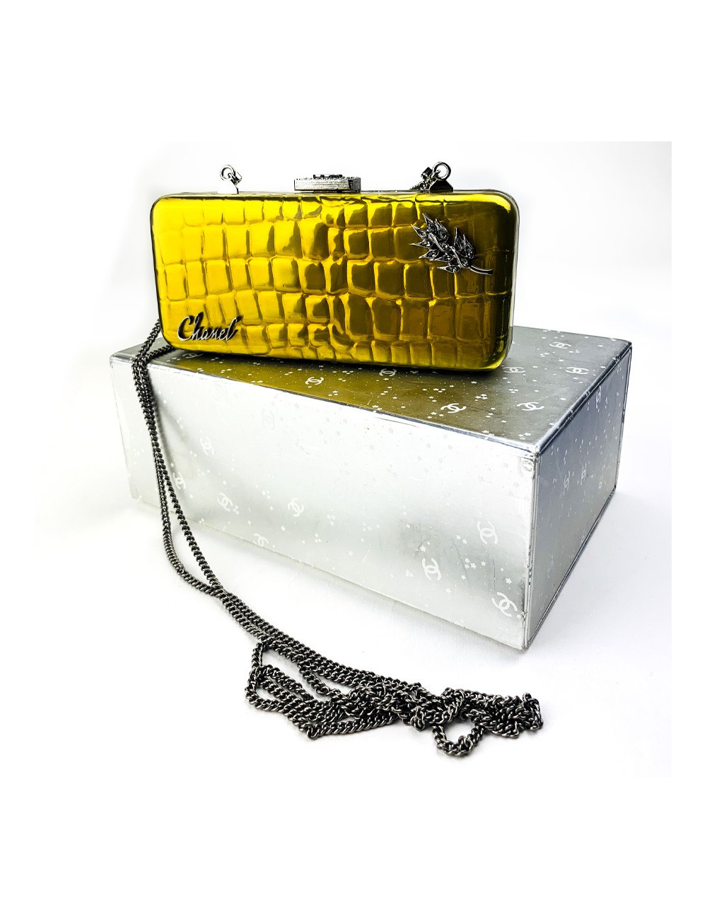Minaudière CHANEL effet crocodile jaune