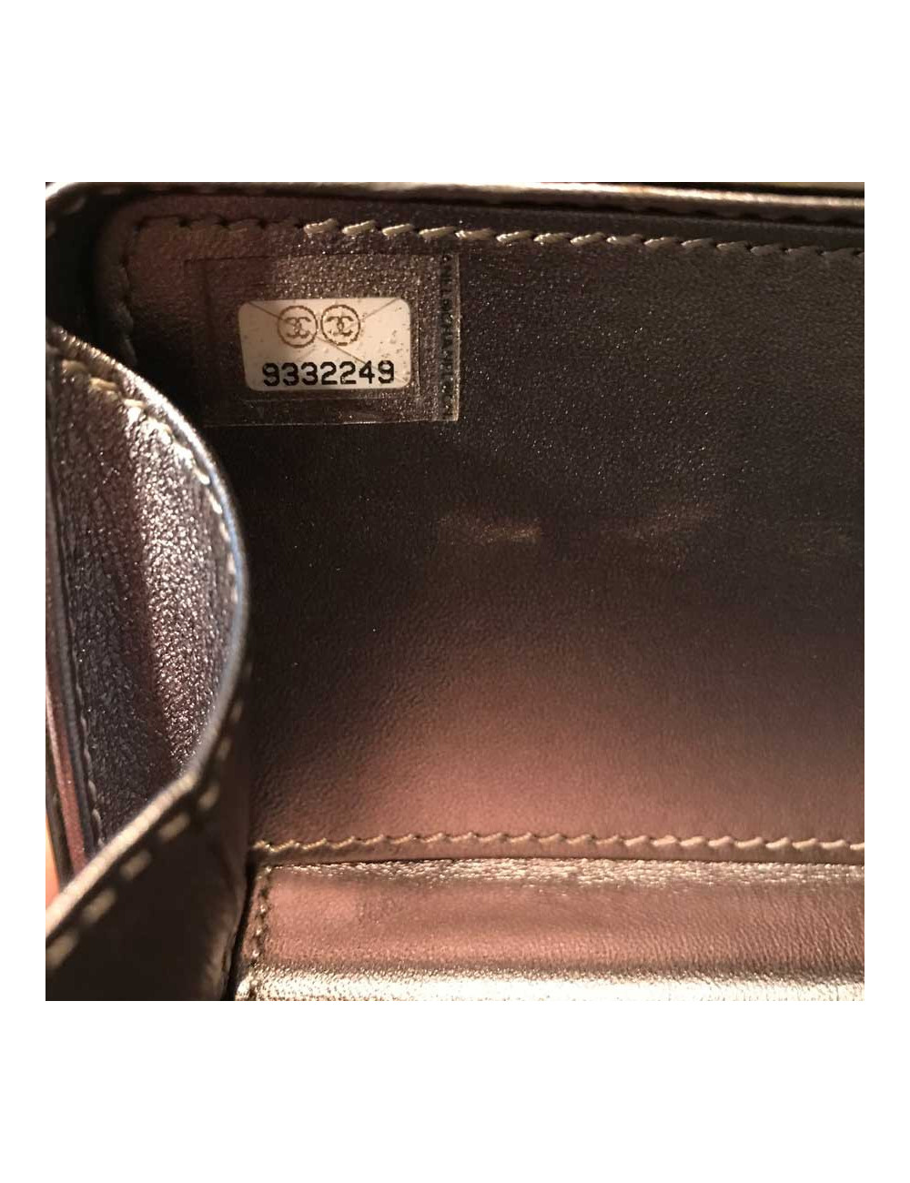 CHANEL Minaudière jaune effet crocodile 