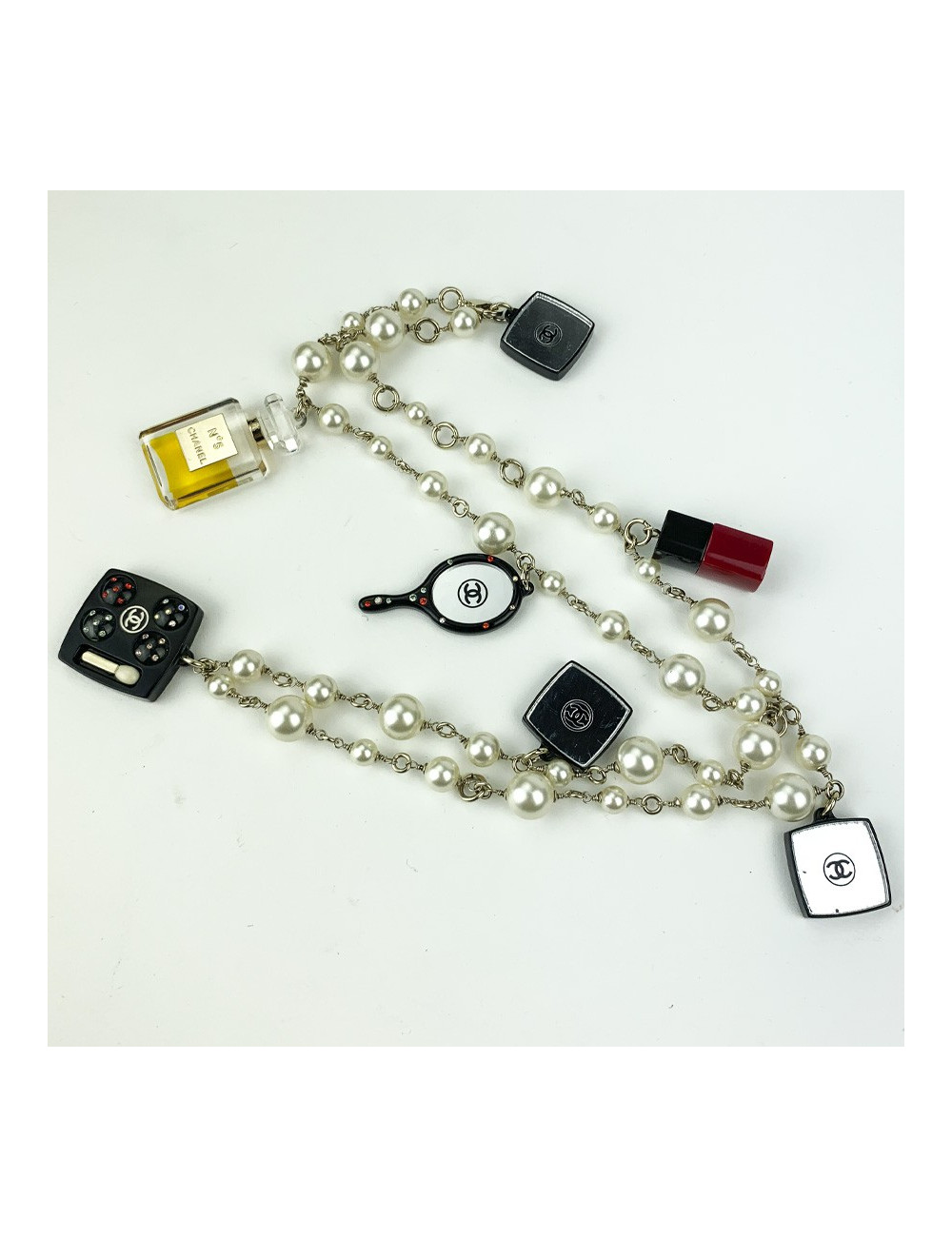 Sautoir CHANEL charms iconiques