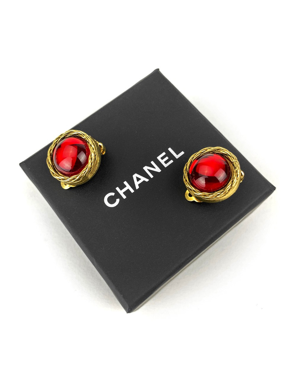 Clips CHANEL rouge vintage rondes vintage or et pate de verre