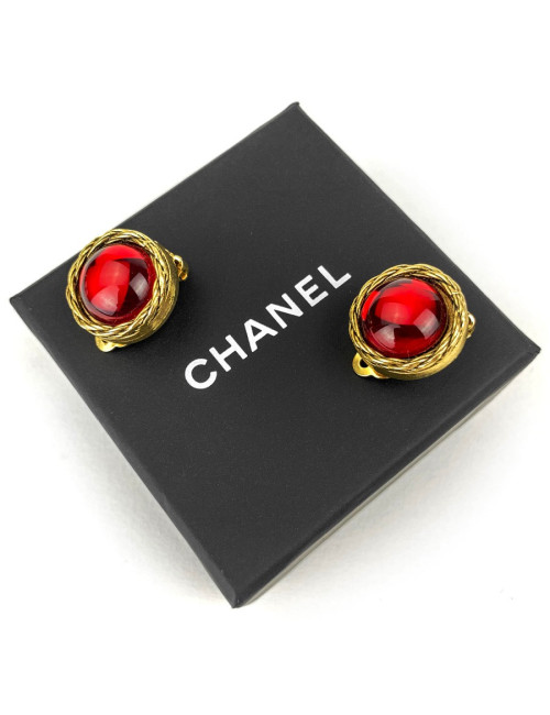 Clips CHANELrondes vintage or et pate de verrre rouge 