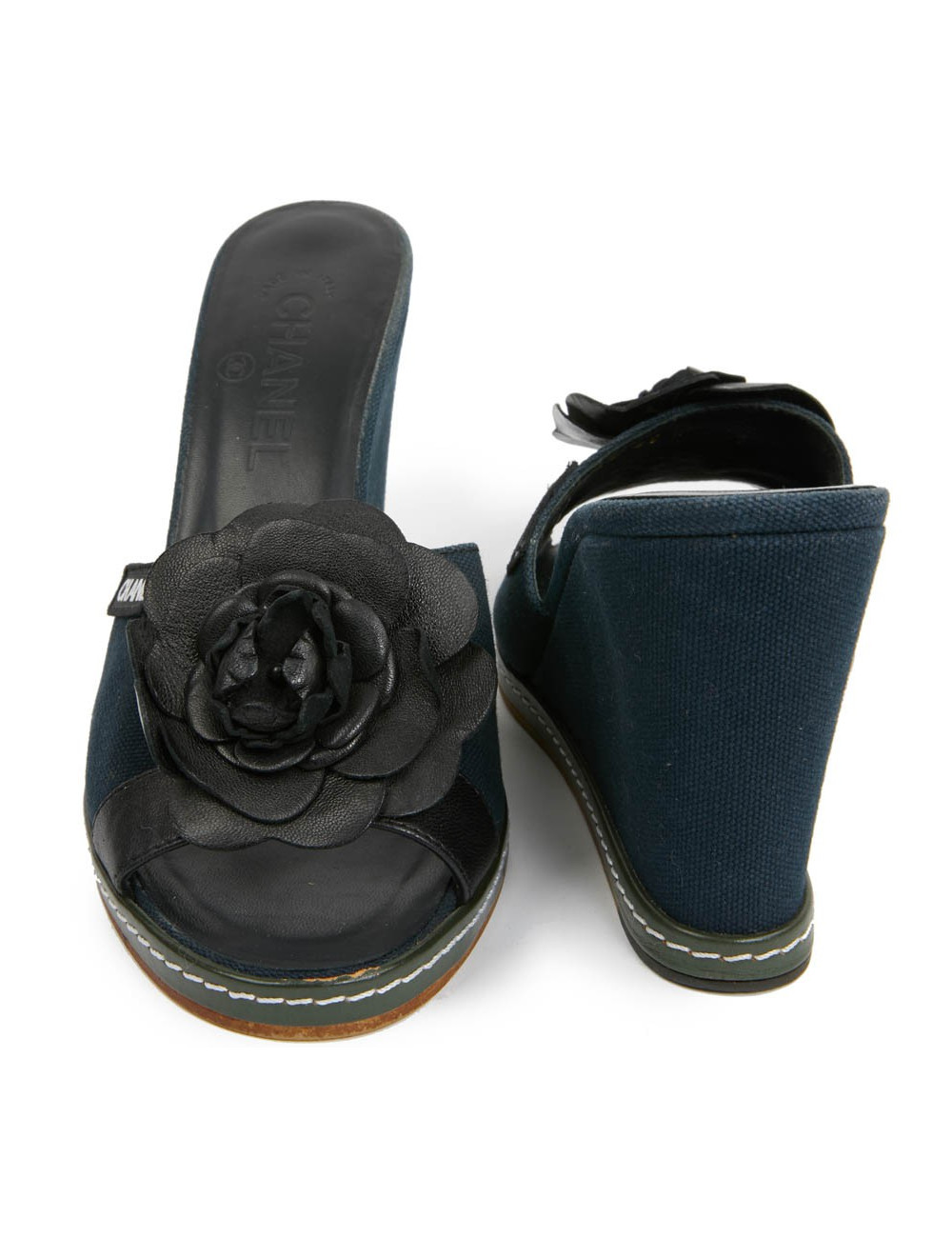 Sandales CHANEL T40 toile bleu et camelia noir 