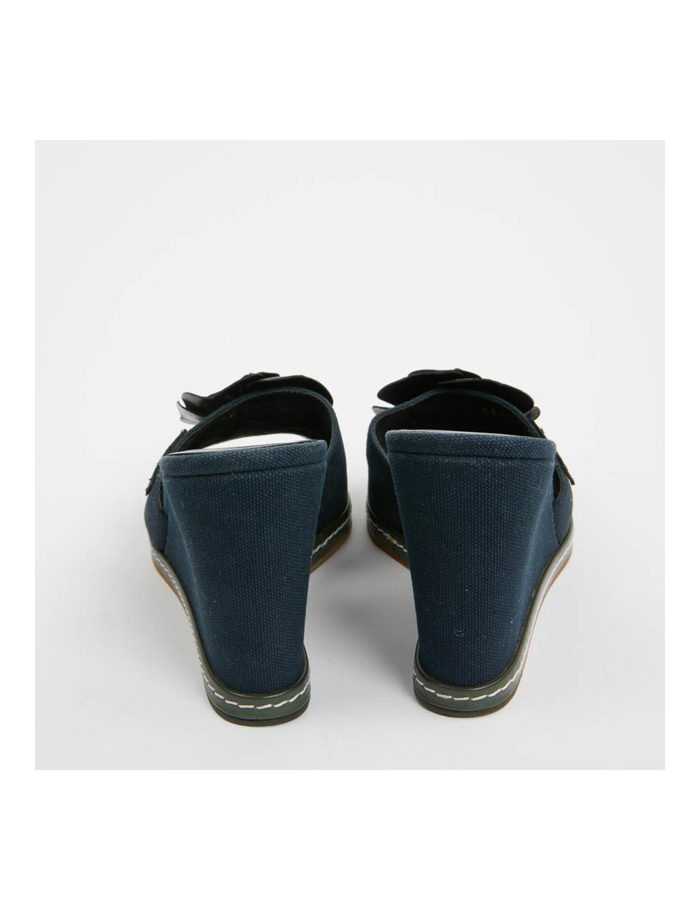 Sandales CHANEL T40 toile bleu et camelia noir 