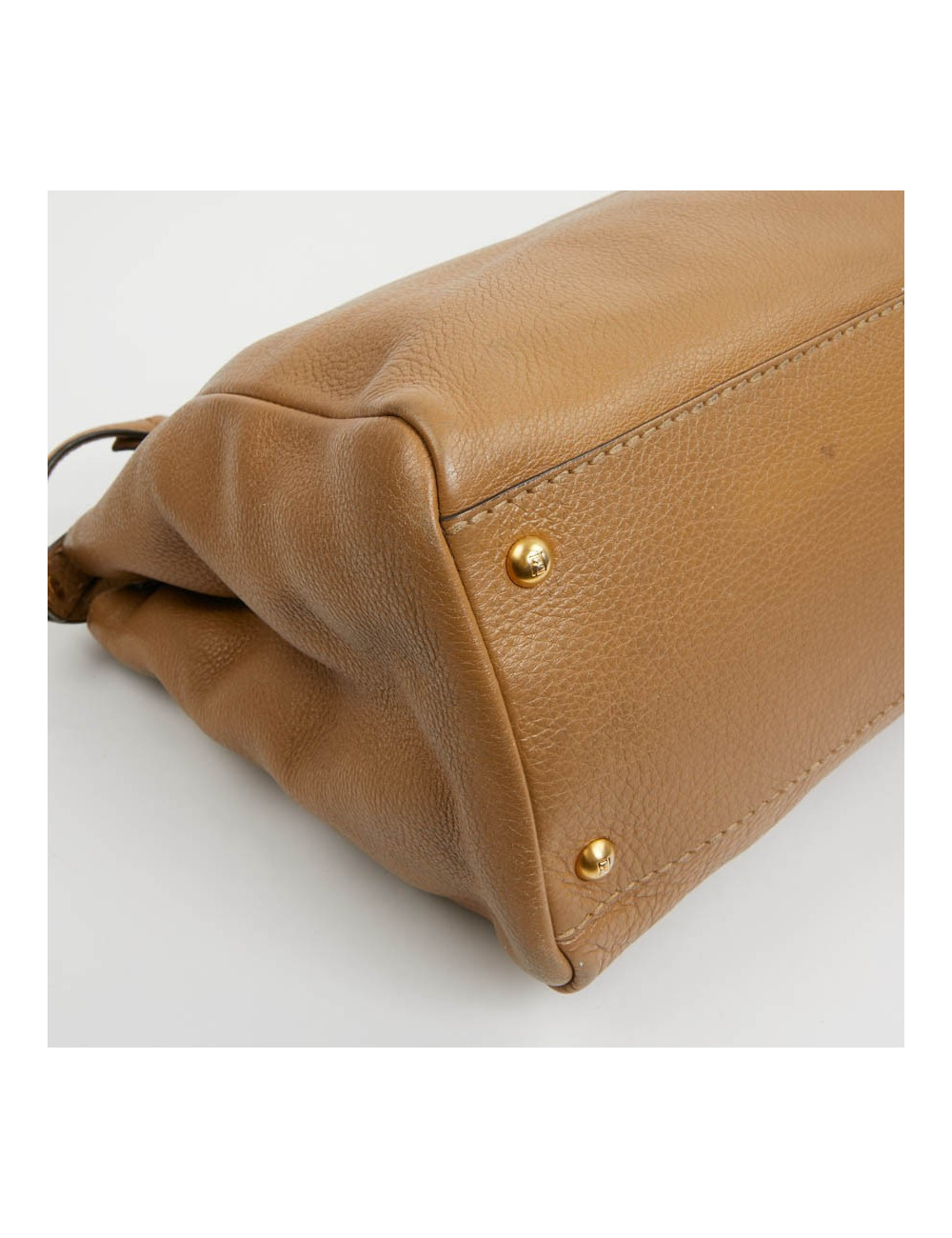 Peekaboo FENDI GM cuir grainé gold