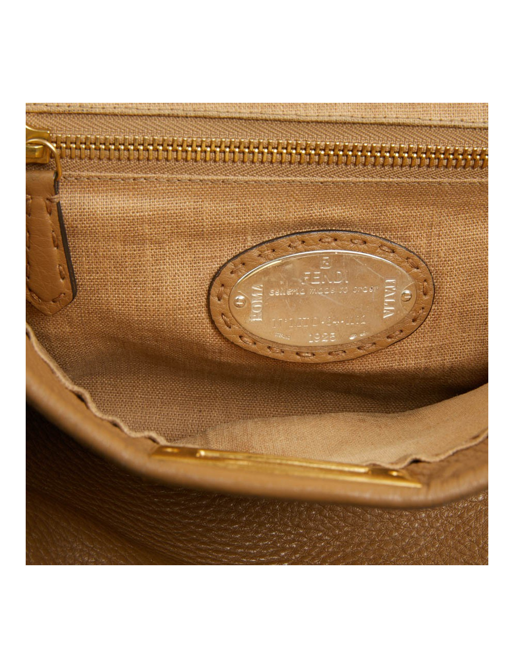 Peekaboo FENDI GM cuir grainé gold