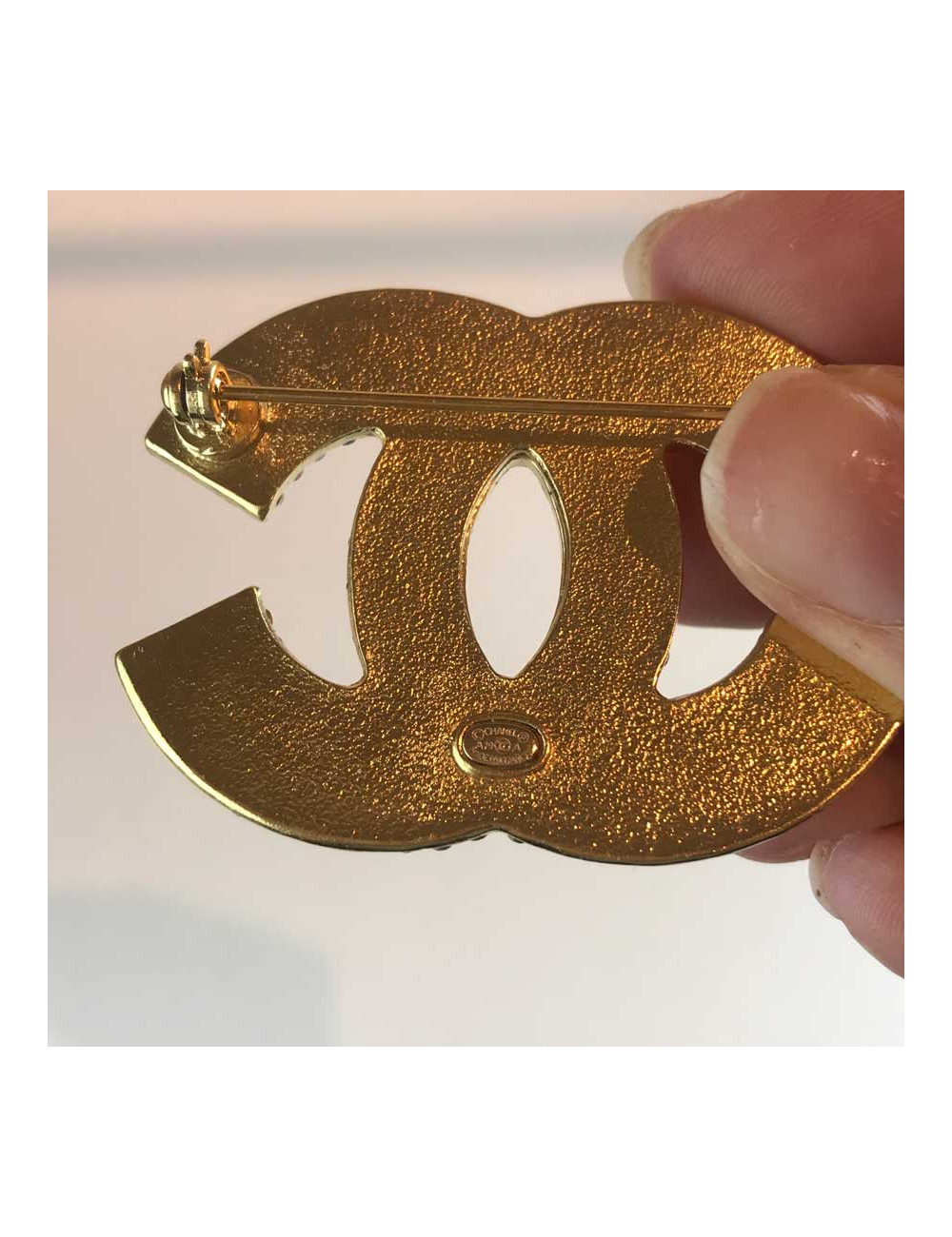 Broche CHANEL EGYPTE  dorée multicolore