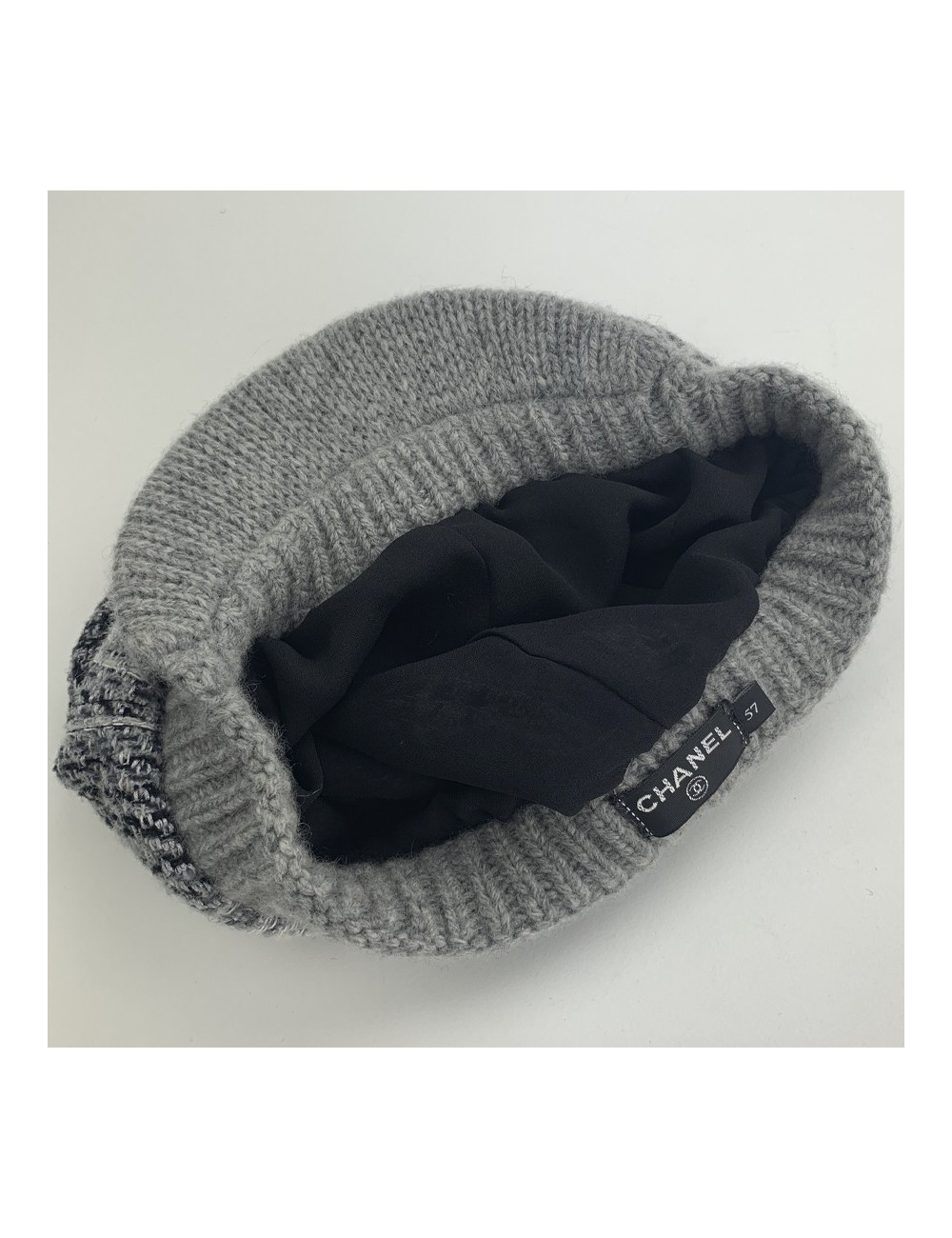 Casquette CHANEL T 57 cachemire,et laine