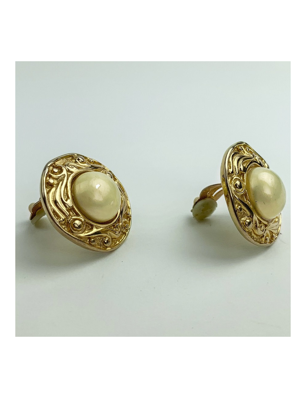 CHANEL BO Vintage dorées et nacrées