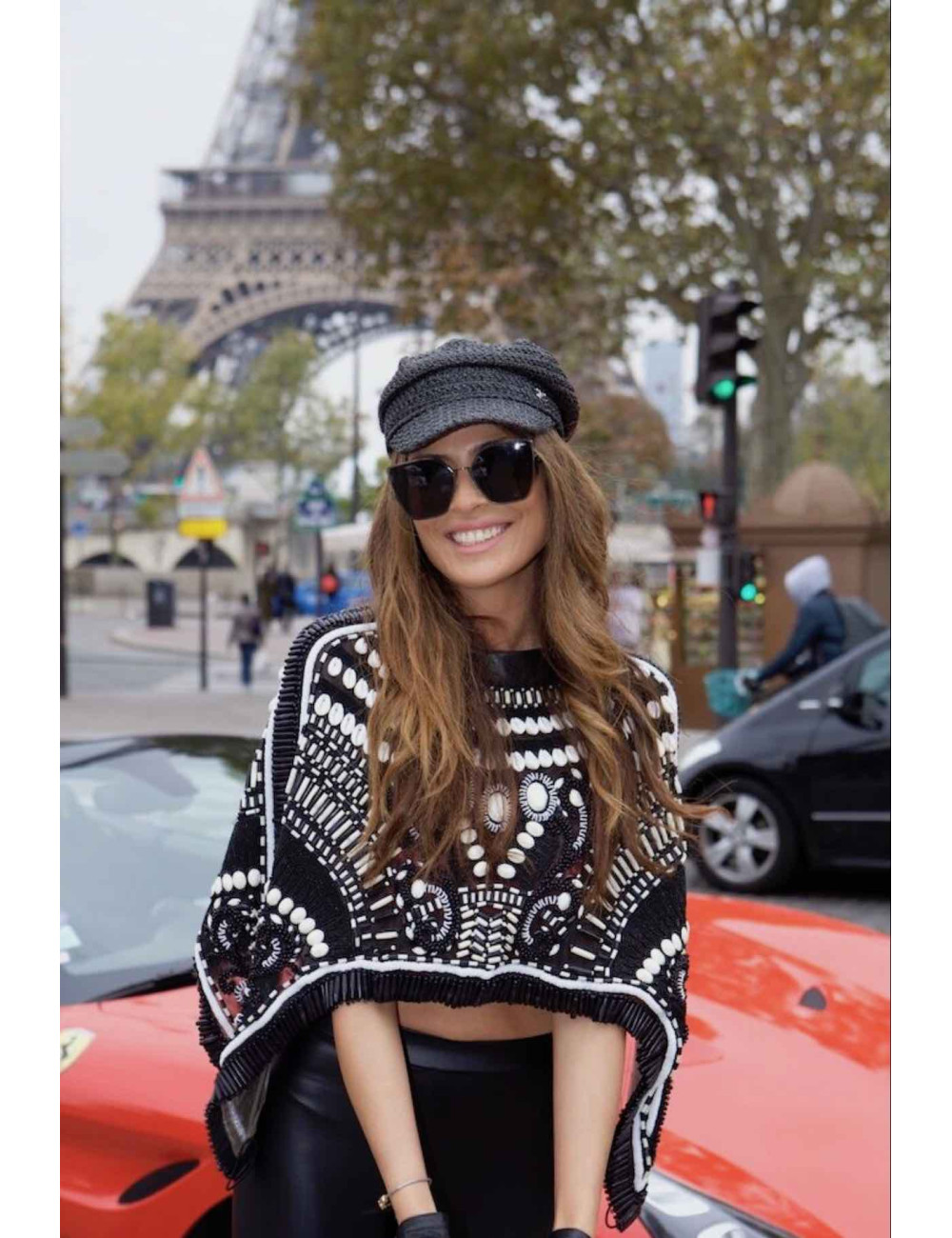 Poncho BALMAIN serti de perles et coquillage