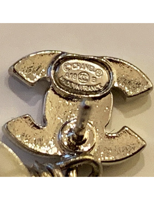 CHANEL clous CC pendants en strass et perle nacrée