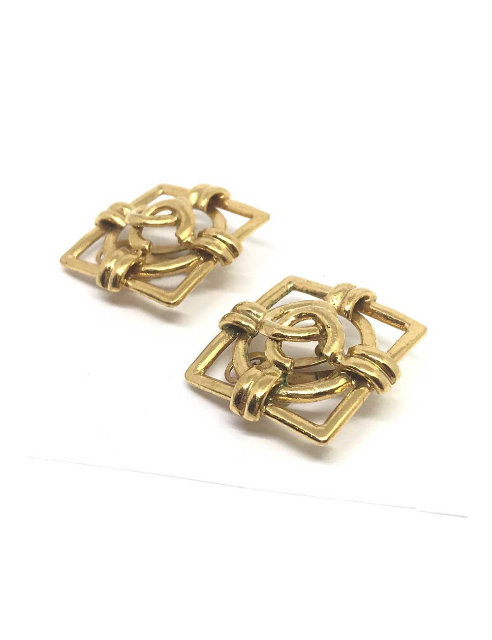 Boucles d'oreille CHANEL carrées dorées CC