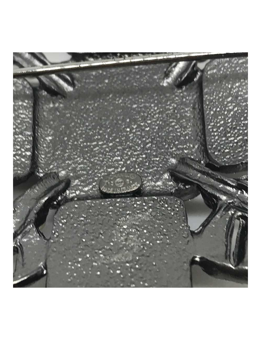 Broche croix CHANEL résine noire