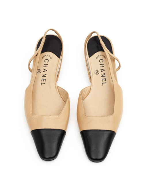 Sandales plates CHANEL bicolores beige et noir