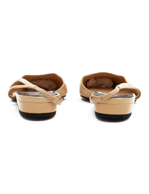 Sandales plates CHANEL bicolores beige et noir