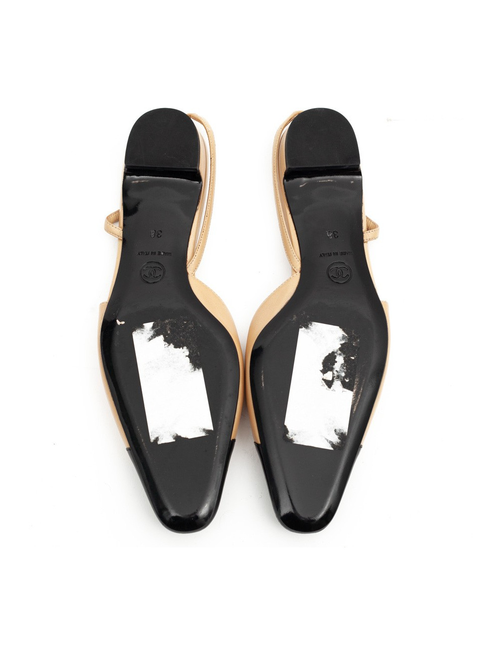 Sandales plates CHANEL bicolores beige et noir