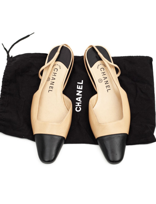 Sandales plates CHANEL bicolores beige et noir