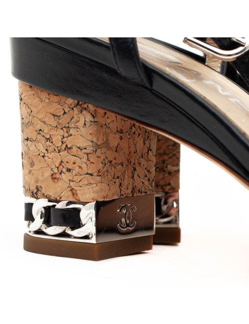 CHANEL sandales cuir noir