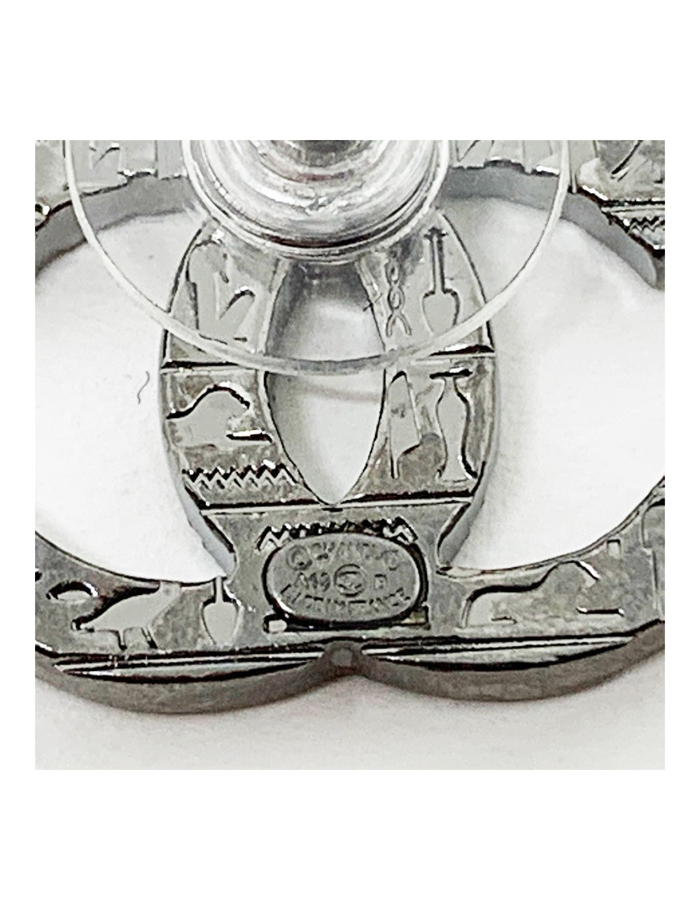 Boucles d'oreille Clous CHANEL Egypte argent