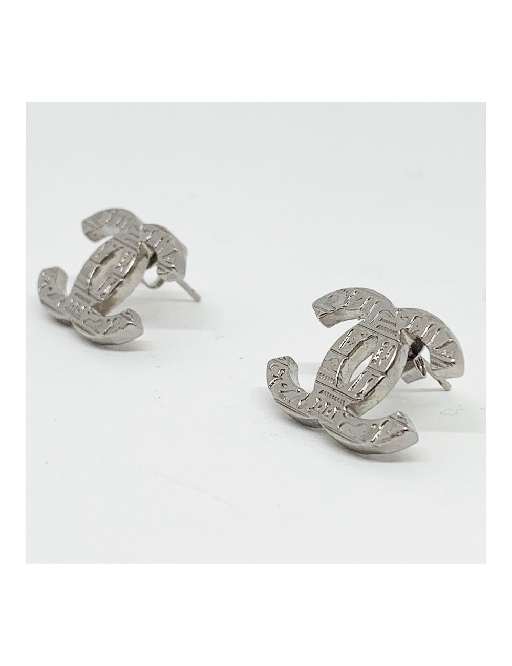 Boucles d'oreille Clous CHANEL Egypte argent