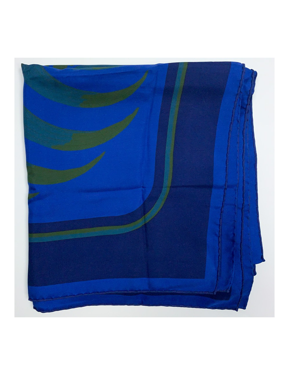 A NETTOYER Carré Hermès bleu nuit avec tigre