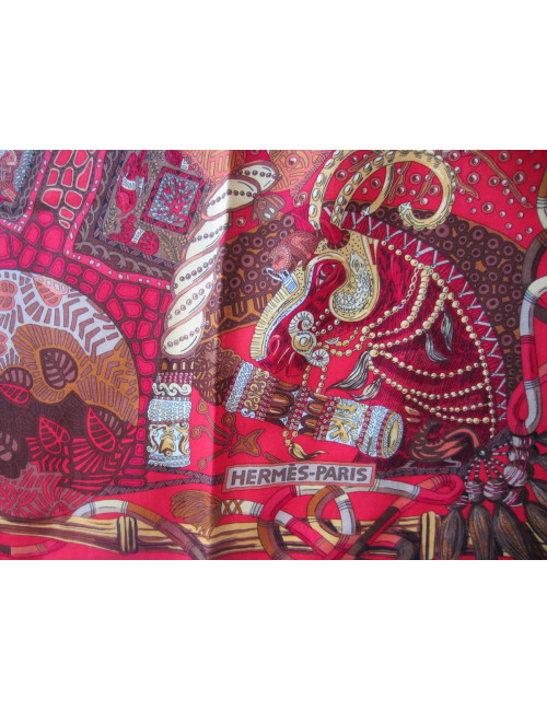 Étole "Au fil du carré" HERMÈS en cachemire et soie tonalités de rouge flamboyant