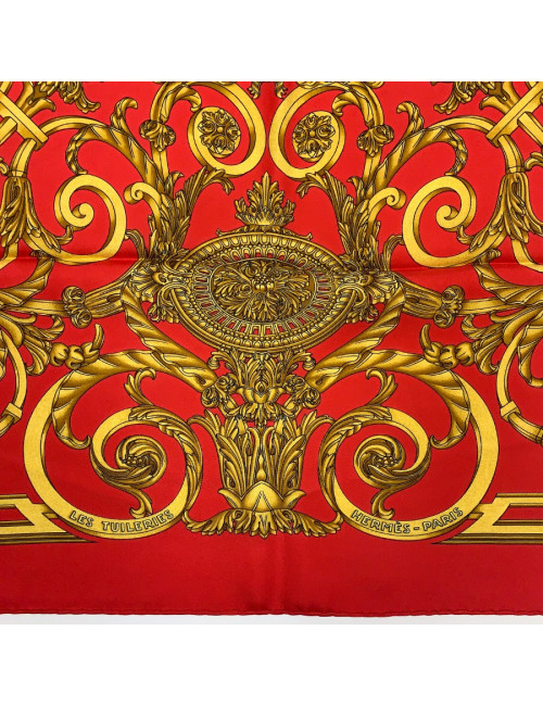 Carré HERMES Les Tuileries soie rouge