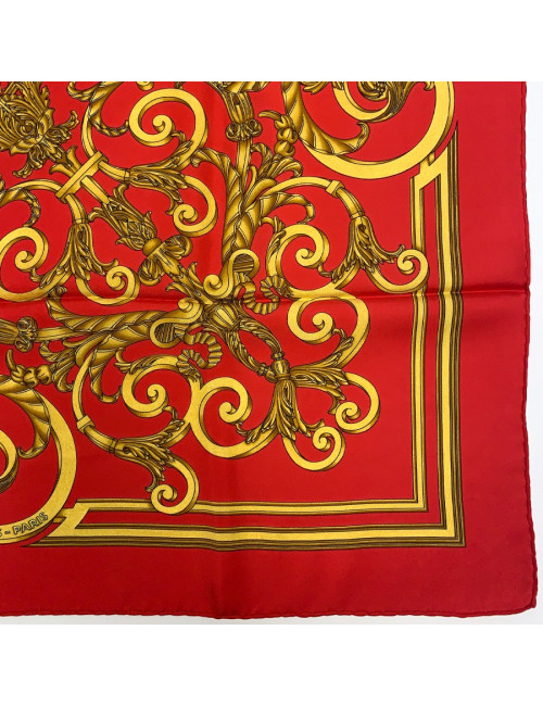 Carré HERMES Les Tuileries soie rouge