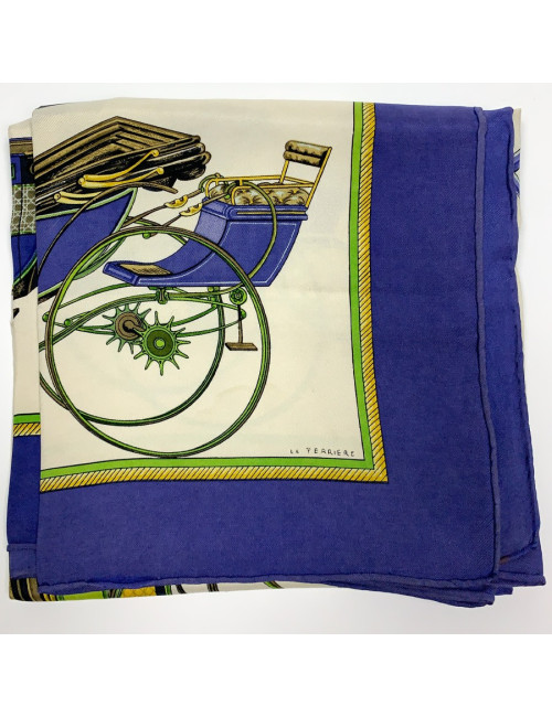 Carré HERMES "Voitures à transformation" soie 100 %