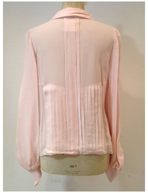 Chemise CHANEL en soie plissée rose barbie