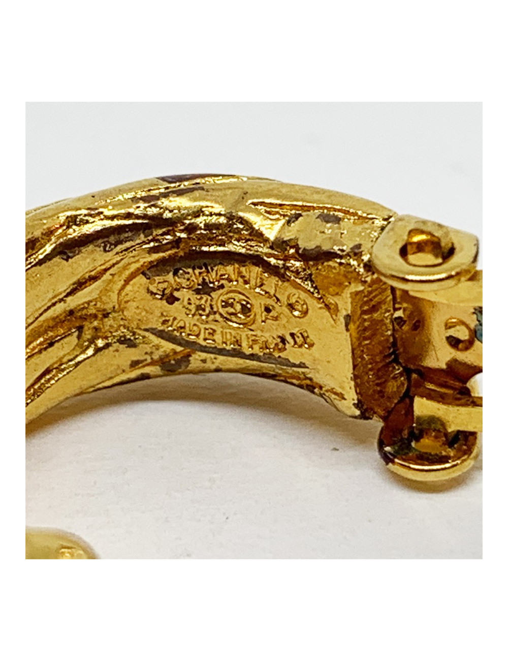 Clips CHANEL Vintage CC dans un cercle