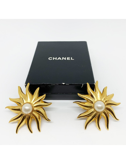 Clips d'oreille CHANEL soleil et perles nacrées