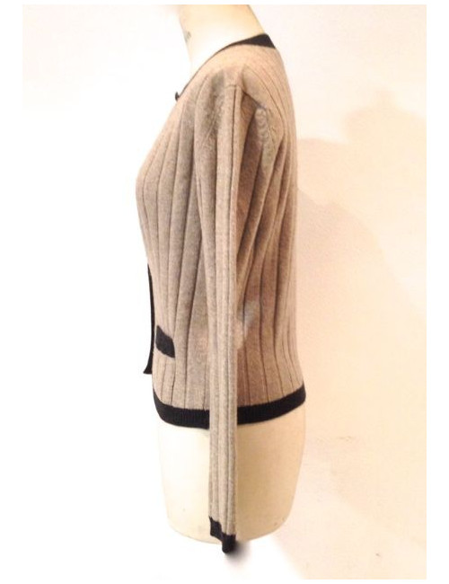 Gilet CHANEL en maille côtelée marron 