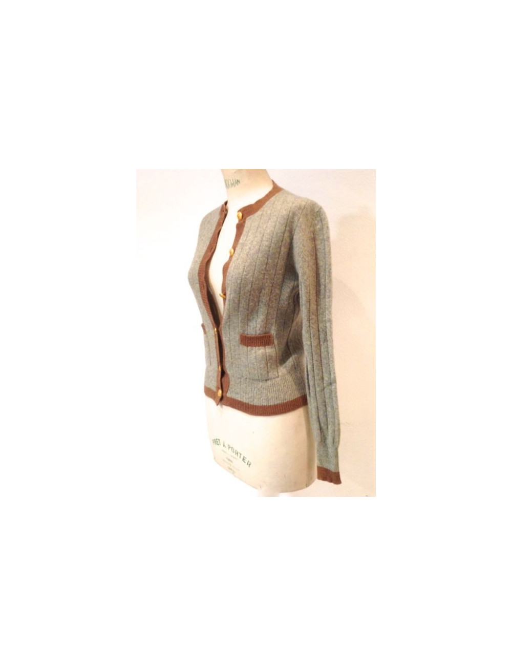 Gilet CHANEL en maille bleu ciel et marron